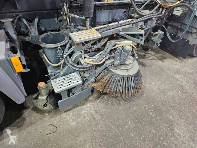 Vehículo de limpieza viaria Mercedes Haken mit...
