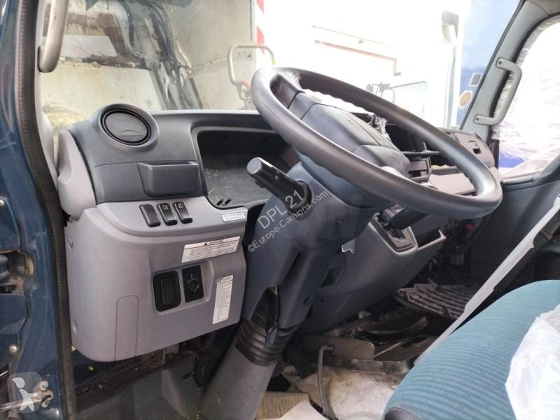 Ciężarówka Mitsubishi Fuso 7C15