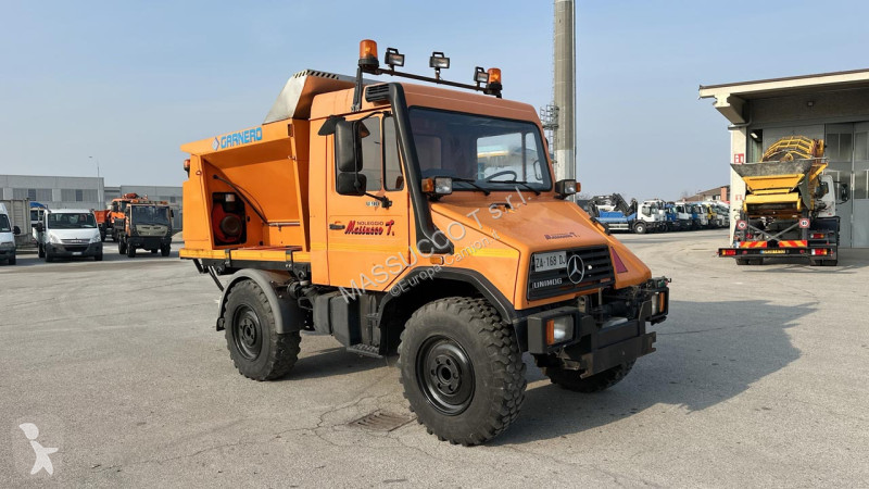 شاحنة Mercedes UNIMOG U90 4X4