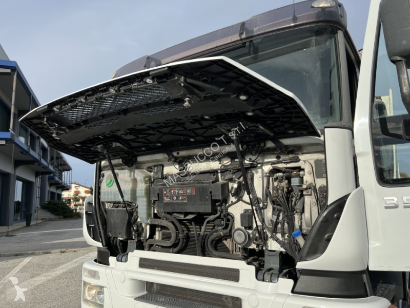 شاحنة Iveco 350 6X2