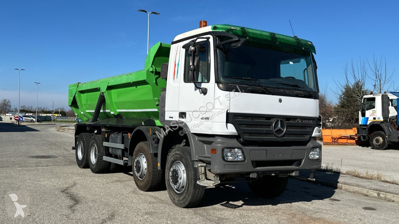شاحنة Mercedes benz  4146 AKN 8X8