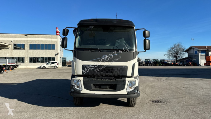 شاحنة Volvo FL280 4x4