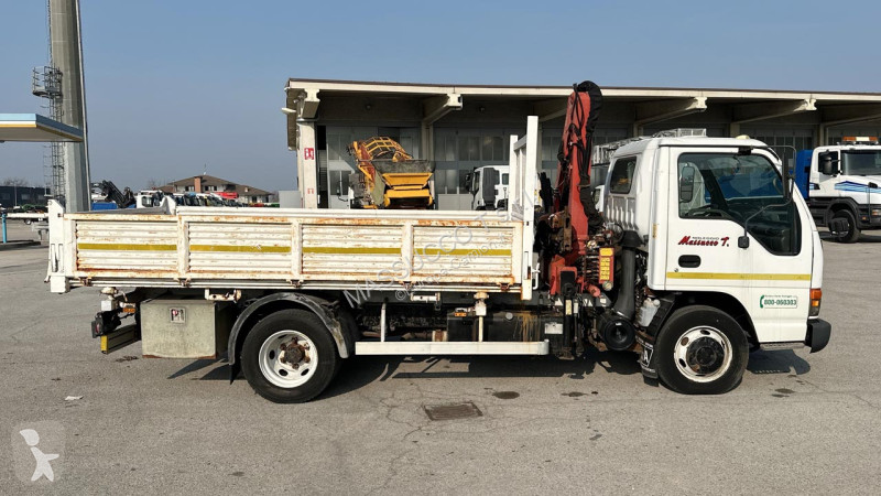 شاحنة Isuzu NQR75 4X2