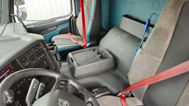 شاحنة Volvo 380  (LOCATION / RENT)