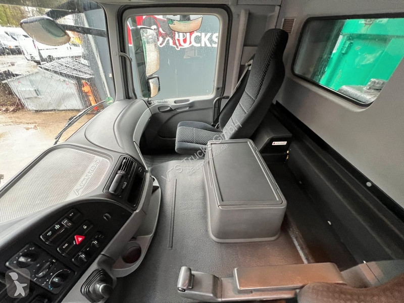 شاحنة Mercedes 3348 6x6 Kipper mit HIAB 1300RS 83