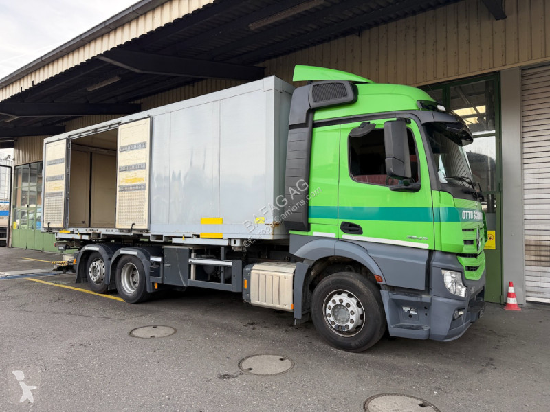 شاحنة Mercedes actros 2543 6x2