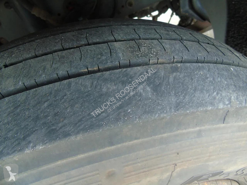 شاحنة Renault 220 + euro 5 + MANUAL + lift + 12T