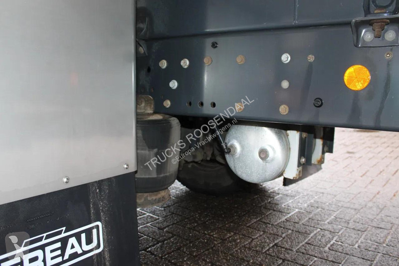 شاحنة Iveco 140e22 + EURO 6 + LOW KM + chereau
