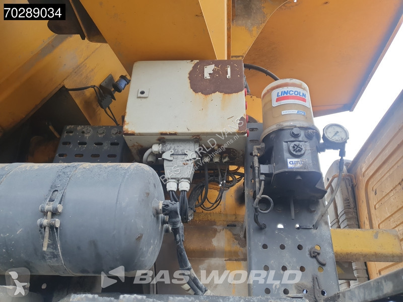 شاحنة Volvo 520  8X4 32m3 AJK Pusher Big-Axle...