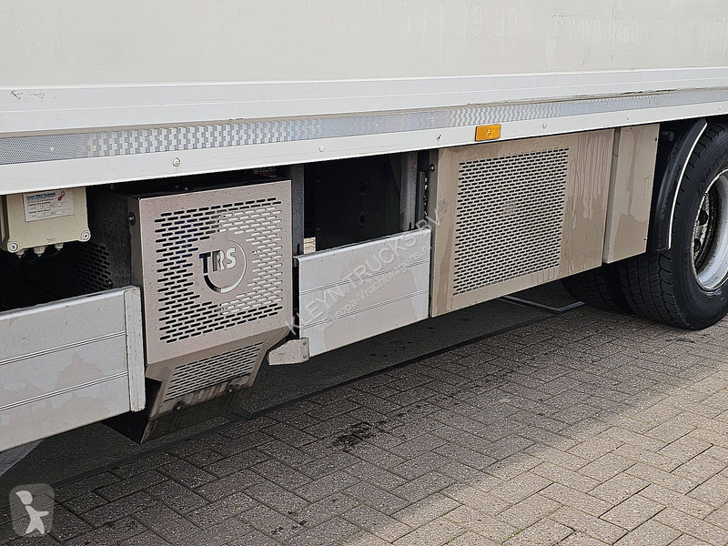 شاحنة Mercedes ANTOS 1835 FRIGO TAILLIFT
