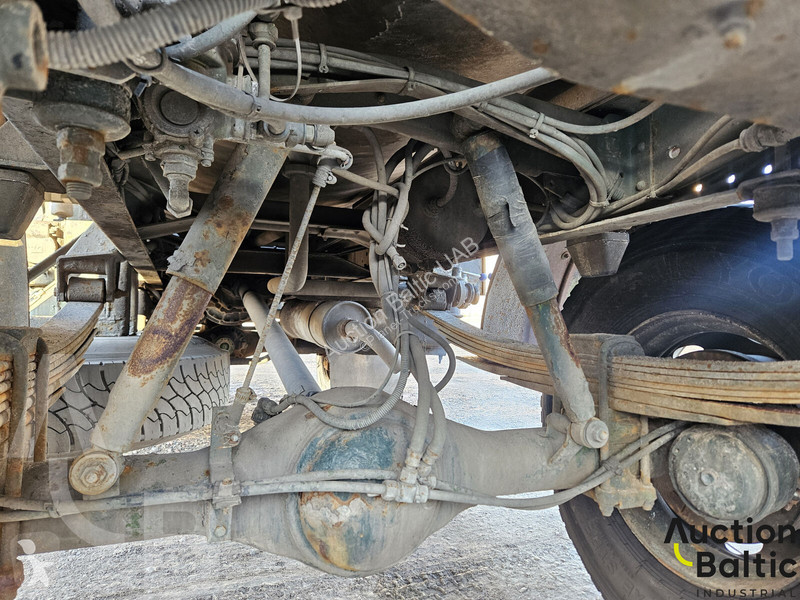 Kamión Volkswagen VW-MAN 8.136
