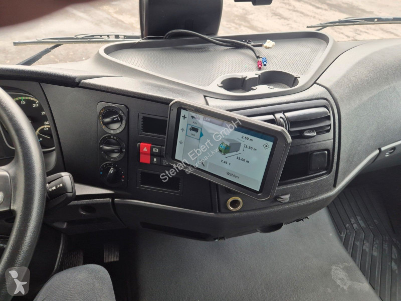 شاحنة Mercedes 816 4x2 Möbelkoffer 3 Sitze