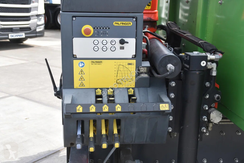 Camión DAF 230 4x2 + PAINGER PK 7.501 SLD5 - AS...