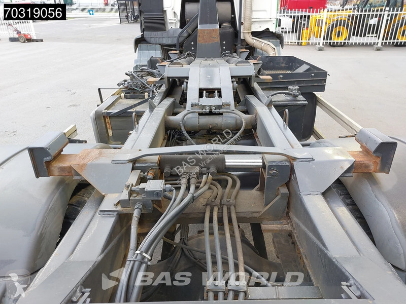 شاحنة MAN 18.310 4X2 14 tons hooklift...