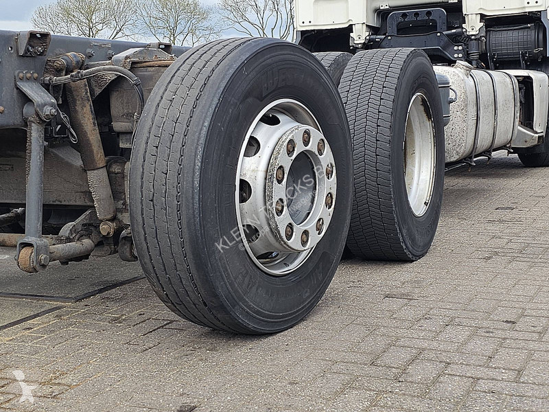 شاحنة DAF 480 6x2*4