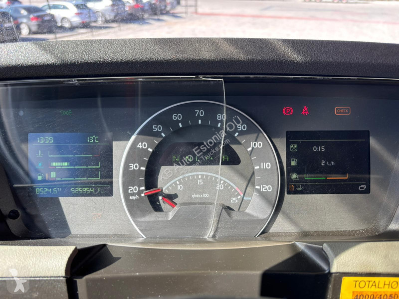 شاحنة Volvo 500 6x2 ThermoKing T-1200R / box...