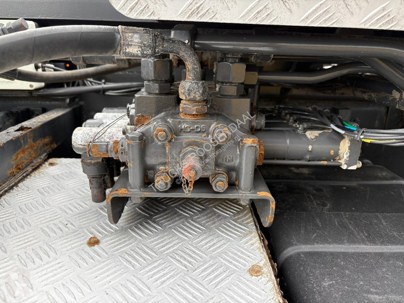 شاحنة Renault 370DXI + HMF 1430 K3 + 6X4 +...