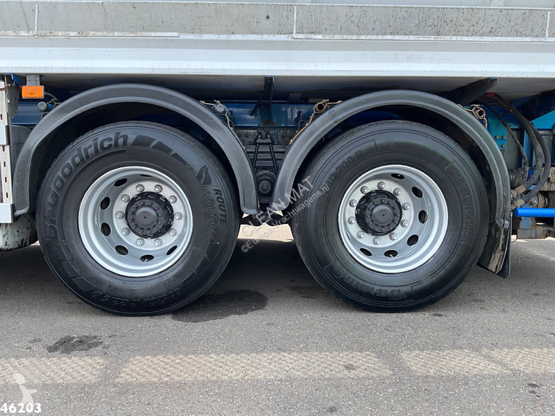 شاحنة Volvo 390 8x4 kolkenzuiger