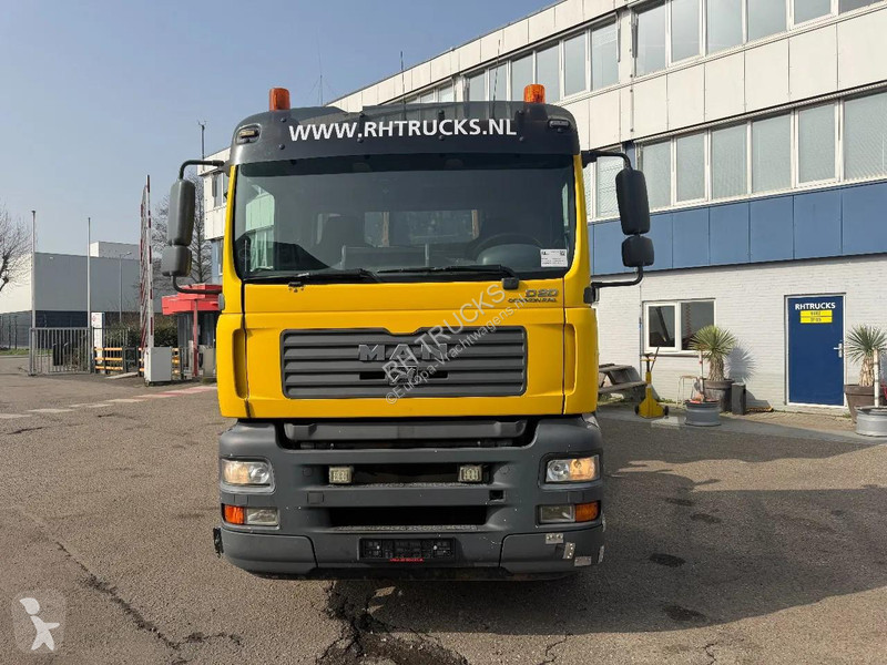 شاحنة MAN 35.390 8X2 KIPPER - LIFTING AXLE