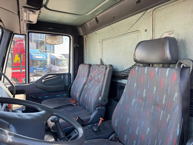 Vrachtwagen Iveco EuroCargo 180 4X2 - HMF 1560 K3