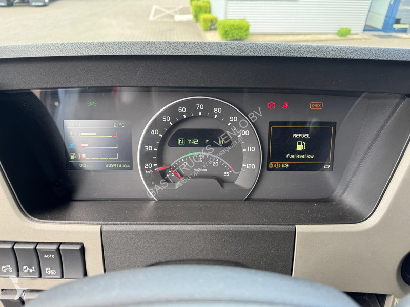 شاحنة Volvo 330 6x2*4 BDF + Lift Only 309Tkm!...