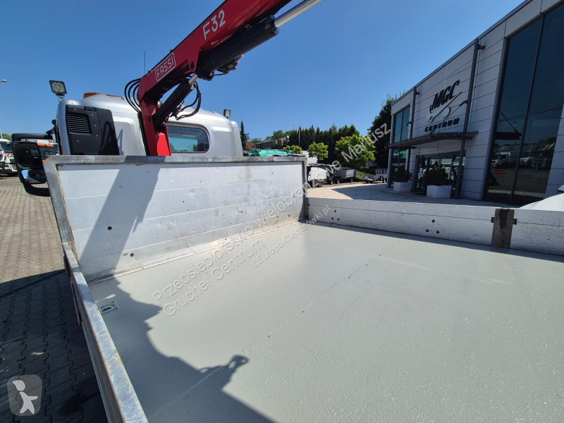شاحنة Renault D 7.5 180 / AUTOMAT / FASSI F32 /...