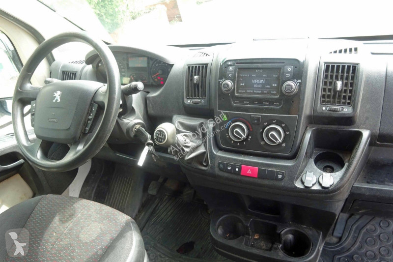Véhicule utilitaire Peugeot BOXER 2,0 HDI 130