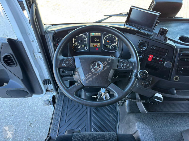 Mercedes 1524 4x2 BOX L=7509 mm truck