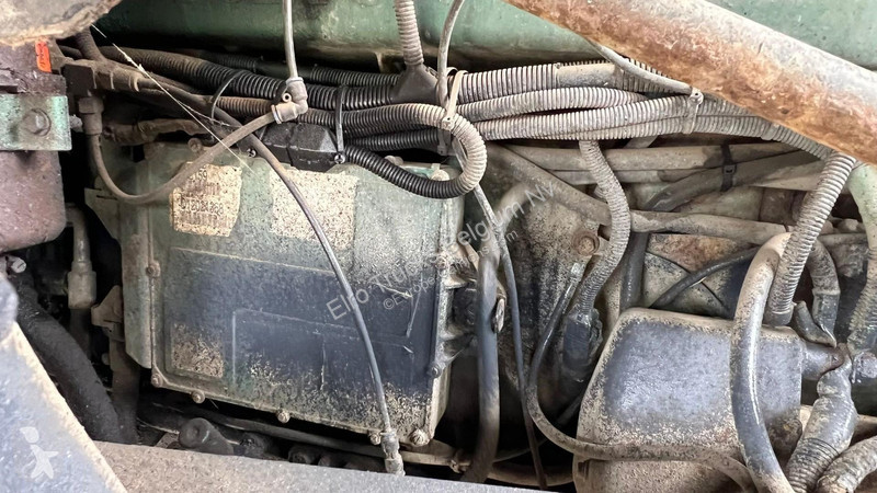 شاحنة Volvo 12420 (LAMES / STEEL SUSP. / BOITE...