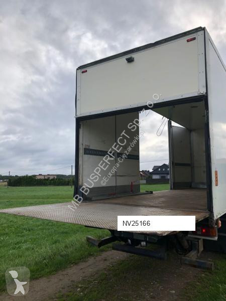 Vrachtwagen Mercedes 1829 18 europalet