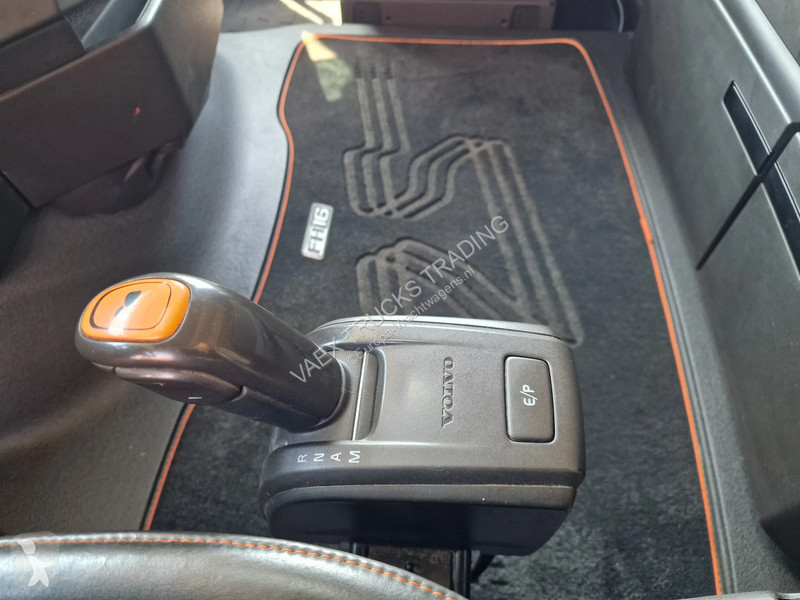 شاحنة Volvo 16750 Globetrotter 8x4*4 - Chassis...