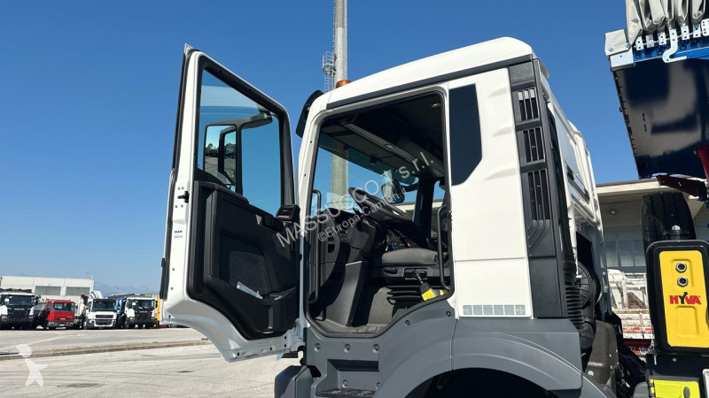 شاحنة MAN TGS 33.520 6x4