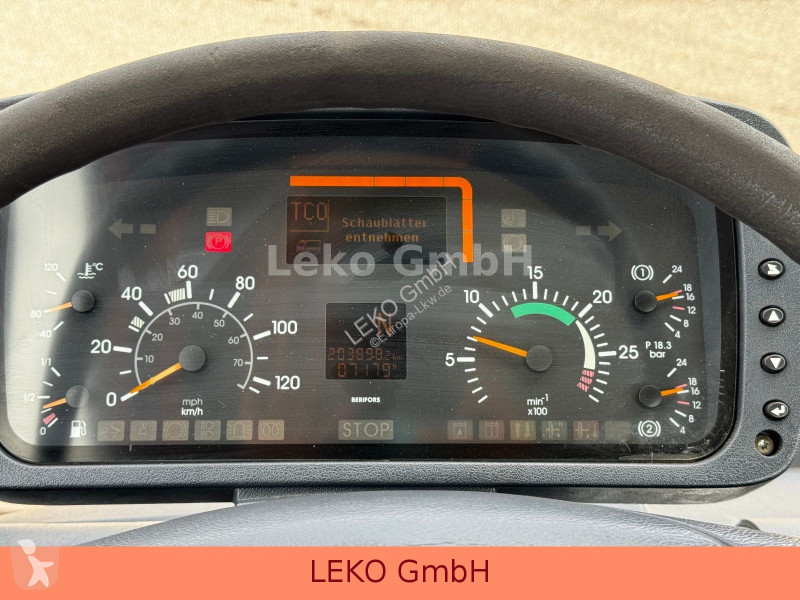 شاحنة Mercedes UNIMOG U400
