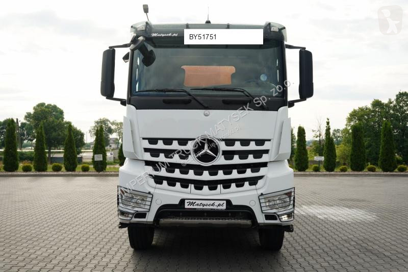 شاحنة Mercedes AROCS 3243
