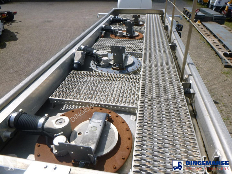 شاحنة Renault 270.19 4x2 fuel tank 13.7 m3 / 4...