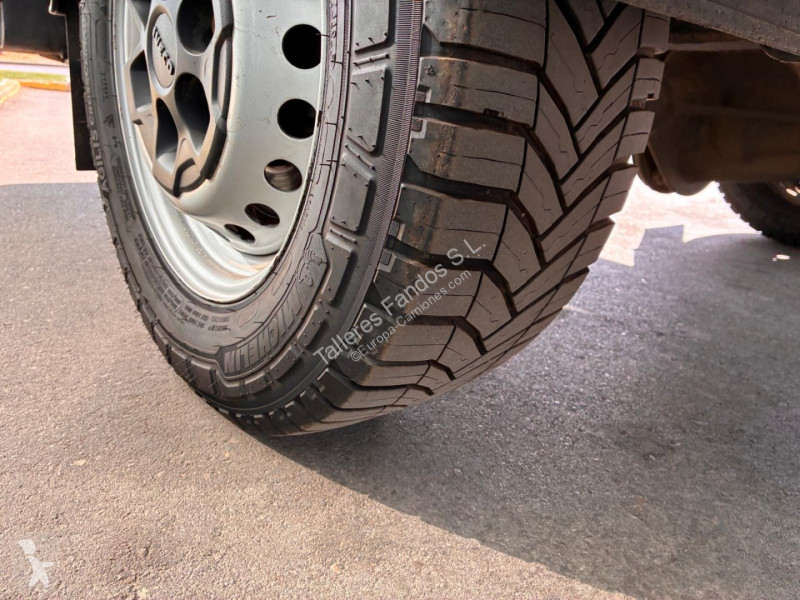 Грузовик Iveco  35S16 3.0 20m3
