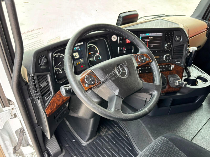 شاحنة Mercedes 2551 6x2 ADR / STREAMSPACE