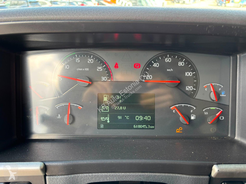 شاحنة Volvo 8x4*4 BERGER L110 / HYVALIFT L=5700 mm