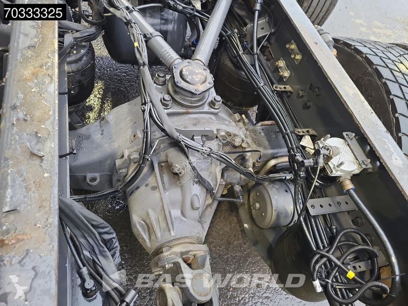 شاحنة Volvo 460  6X2 Chassis Lift-Axle Full Air...