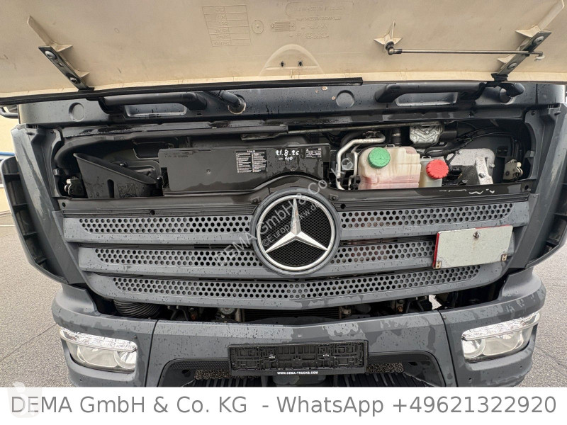 Vrachtwagen Mercedes...