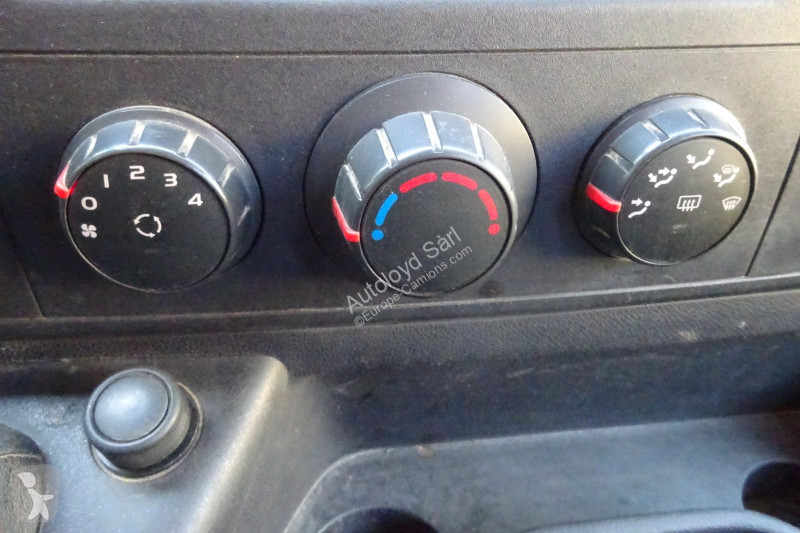 Véhicule utilitaire Renault MASTER 2,3 DCI 100...