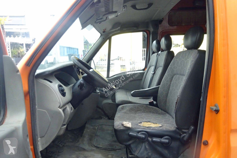 Véhicule utilitaire Renault MASTER 2,5 DCI 110...