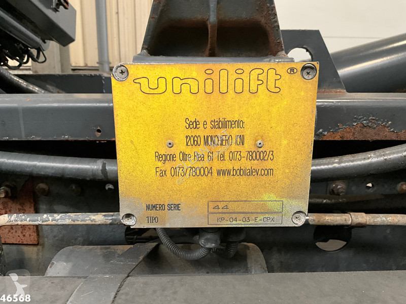Camión Mercedes 818 Fassi 4 Tonmeter laadkraan