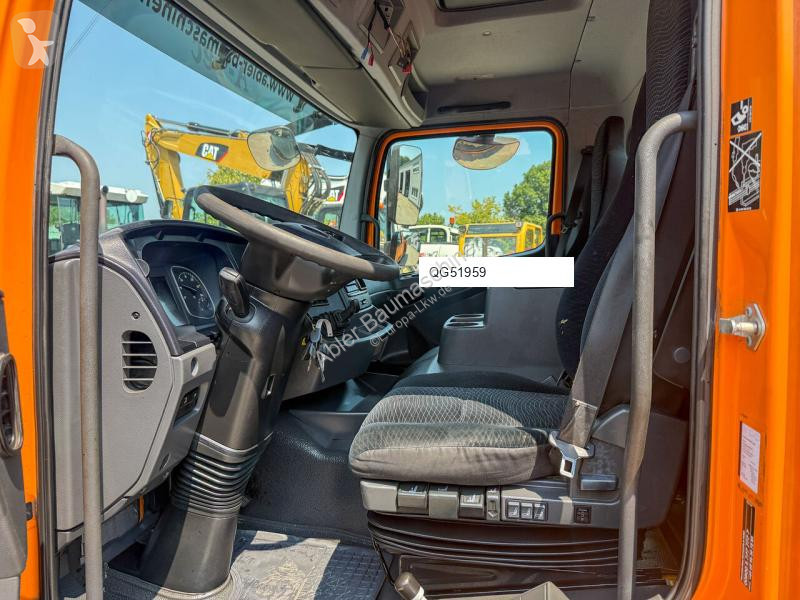 Vrachtwagen Mercedes 1530