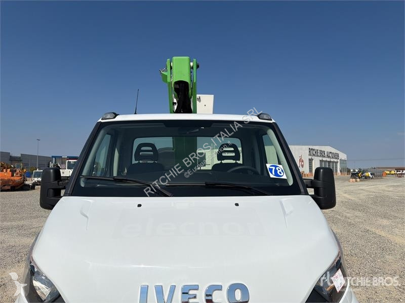 Camion Iveco 19-8,5 HQ 19 m on Iveco 35-140...