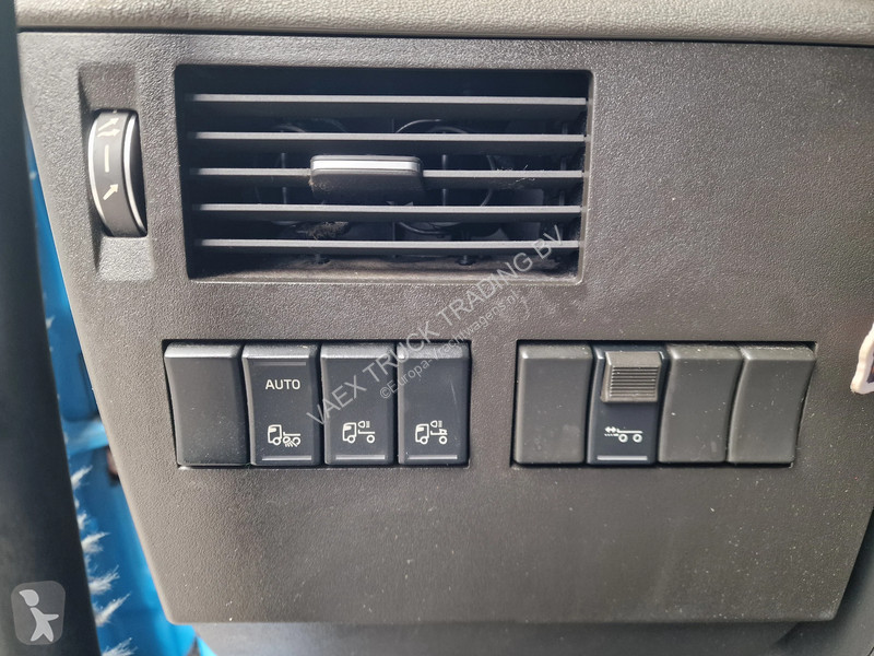 Camión Volvo 13540 6x2*4 - Platform with...