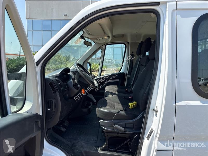 Camión Opel 2.2 103 KW DOKA Crew Cab Dump Truck