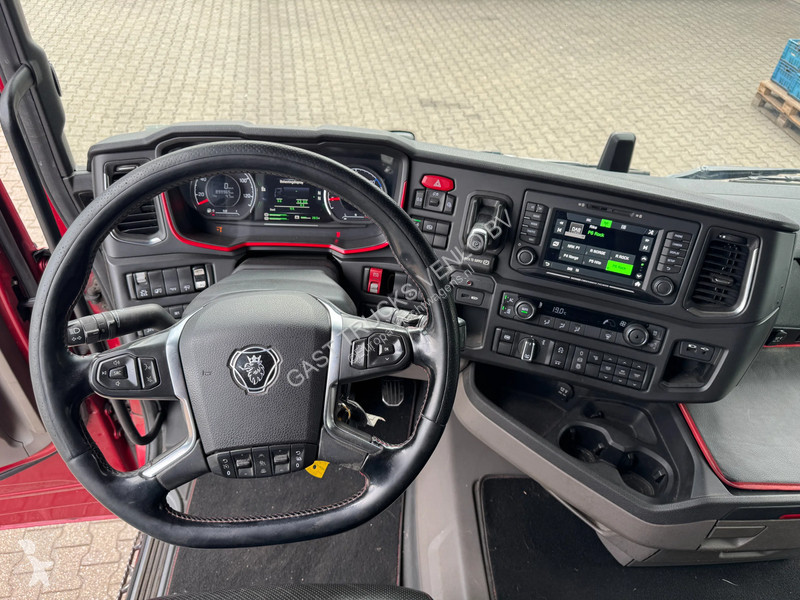 Camión Scania 580 V8 6x2 etarder Full Air WB 4.35