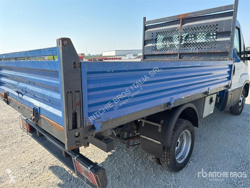 Camión Iveco 35C12 Dump Truck (Inoperable)