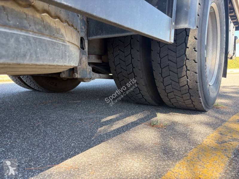 Camión Iveco 180E32
